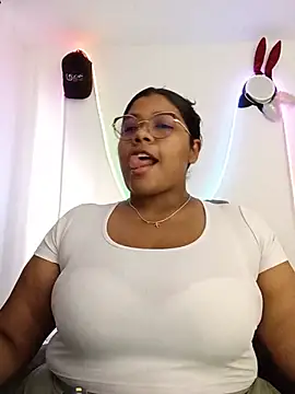 Snapshot of paola091 chatting on 15, 7, 2026 paola091 online show from 15, 7, 2026