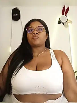 Snapshot of paola091 chatting on 21, 7, 2026 paola091 online show from 21, 7, 2026