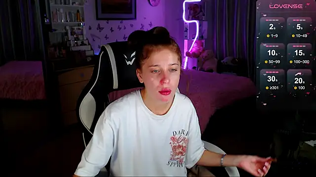 Kira honeyy online show from 9, 9, 2025