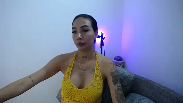 Snapshot of Allyson_Smith chatting on 14, 12, 2024 Allyson Smith online show from 14, 12, 2024