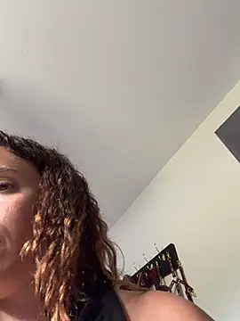 Clara-xoxo online show from 8, 7, 2026