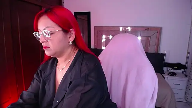 salomecastro  online show from 13, 10, 2025