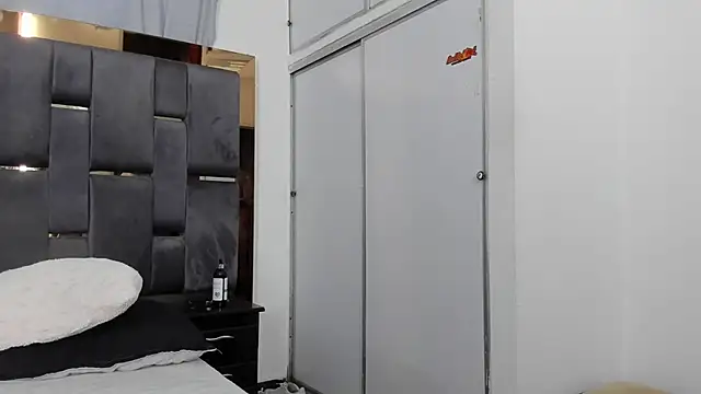 Snapshot of Bellahot387 chatting on 24, 9, 2025 Bellahot387 online show from 24, 9, 2025