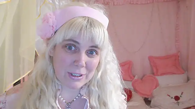 SunnySylvia online show from 17, 2, 2025