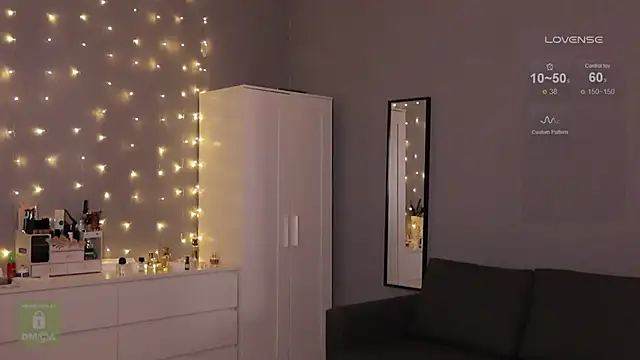 Snapshot of Hit-girl- chatting on 2, 2, 2025 Hit-girl- online show from 2, 2, 2025