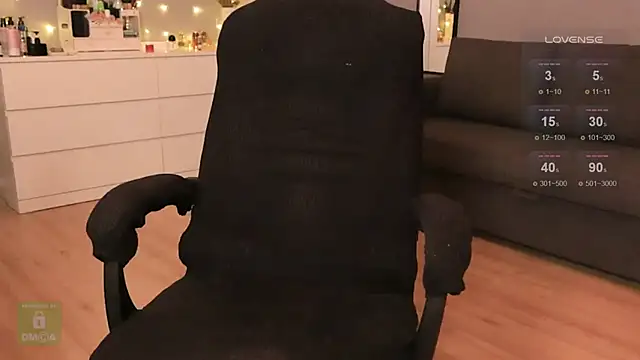 Snapshot of Hit-girl- chatting on 16, 2, 2025 Hit-girl- online show from 16, 2, 2025