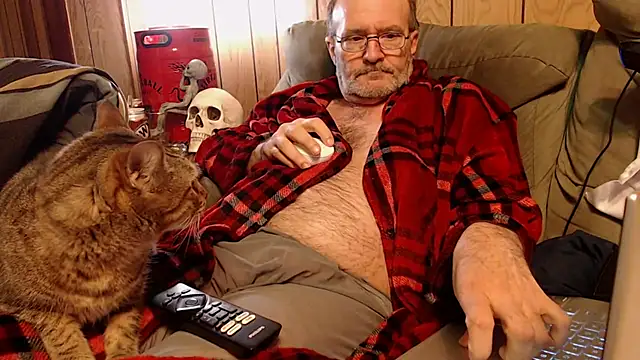 Snapshot of snickers1 chatting on 12, 11, 2025 snickers1 online show from 12, 11, 2025