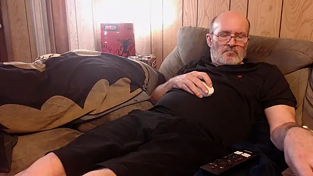 Snapshot of snickers1 chatting on 8, 3, 2026 snickers1 online show from 8, 3, 2026