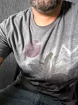 Snapshot of Leo_Big chatting on 10, 12, 2024 Leo Big online show from 10, 12, 2024