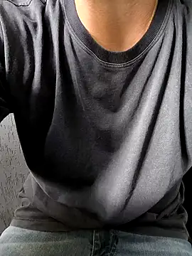 Snapshot of Leo_Big chatting on 7, 1, 2025 Leo Big online show from 7, 1, 2025