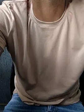 Snapshot of Leo_Big chatting on 13, 10, 2025 Leo Big online show from 13, 10, 2025