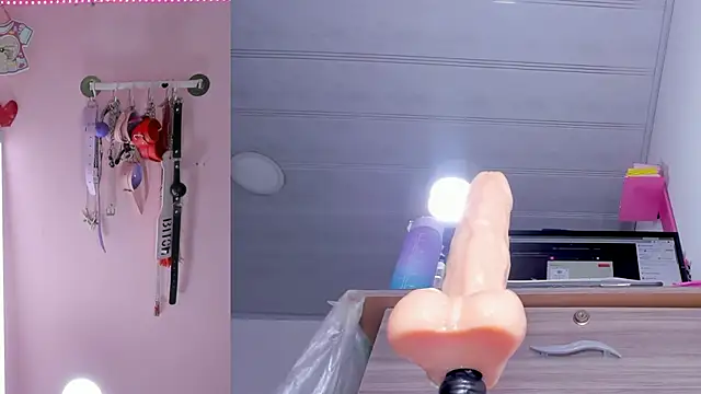emily foxxxii online show from 18, 7, 2026