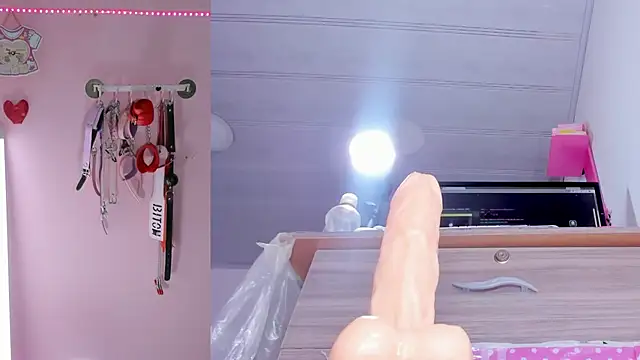 emily foxxxii online show from 4, 8, 2026