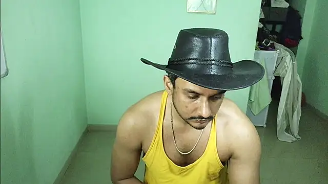 Snapshot of daringcutie chatting on 6, 1, 2026 daringcutie online show from 6, 1, 2026