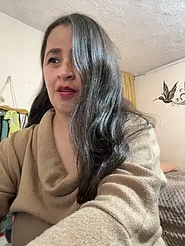 latinfemale online show from 10, 1, 2026