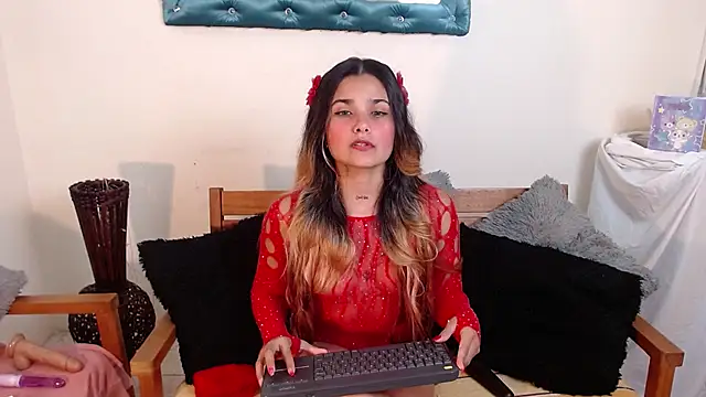 Snapshot of DestinyHills chatting on 14, 2, 2025 DestinyHills online show from 14, 2, 2025