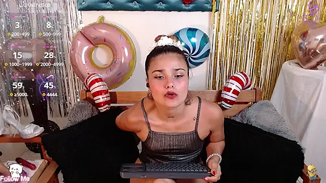Snapshot of DestinyHills chatting on 25, 2, 2025 DestinyHills online show from 25, 2, 2025