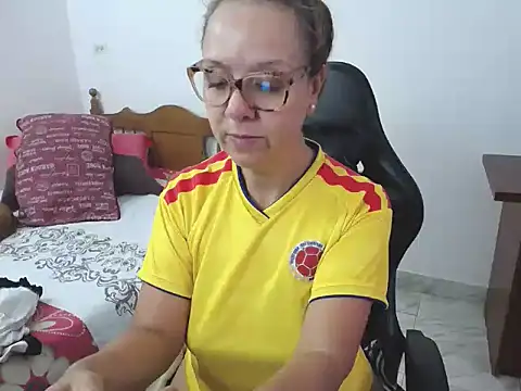 Snapshot of yeslluisa chatting on 23, 6, 2026 yeslluisa online show from 23, 6, 2026