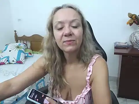 Snapshot of yeslluisa chatting on 30, 7, 2026 yeslluisa online show from 30, 7, 2026