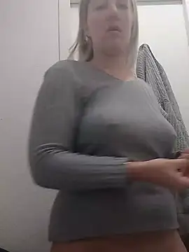 Snapshot of Mllesha74000 chatting on 4, 12, 2024 Mllesha74000 online show from 4, 12, 2024