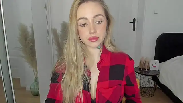 sexyCoralie online show from 13, 3, 2025