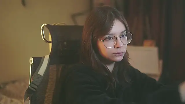 Snapshot of alyssa_sweet chatting on 17, 12, 2025 alyssa sweet online show from 17, 12, 2025