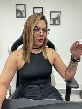 KellyBrooklyn  online show from 18, 3, 2025