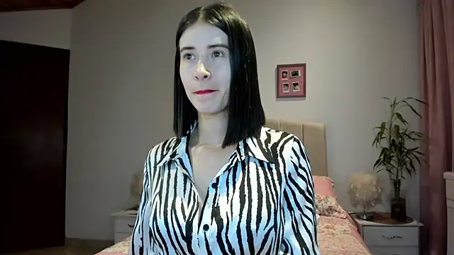 Snapshot of macarena_vallejo chatting on 25, 9, 2025 macarena vallejo online show from 25, 9, 2025