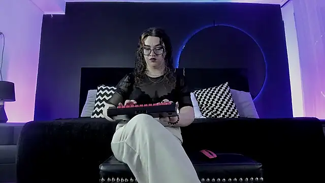  Jade 16 online show from 4, 8, 2026
