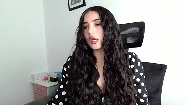 Honey Aynur20 online show from 2, 2, 2025