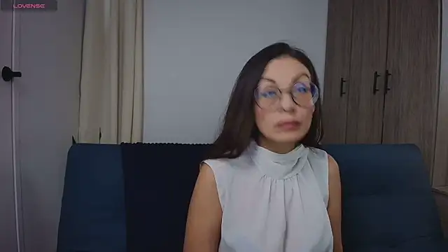 Swetisabella01 online show from 21, 7, 2026