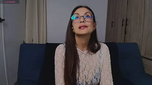 Swetisabella01 online show from 28, 7, 2026