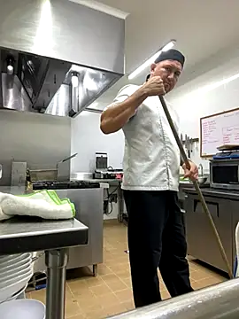 xavier 1988 online show from 25, 10, 2025