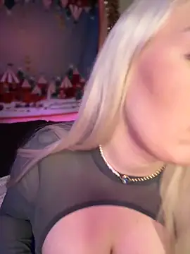 LaraHollywood online show from 5, 1, 2025