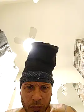 Snapshot of tropikboy chatting on 28, 2, 2025 tropikboy online show from 28, 2, 2025