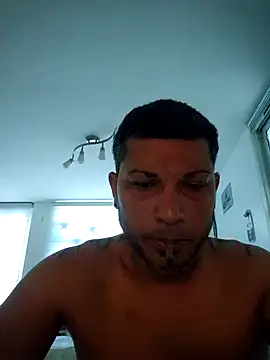 Snapshot of tropikboy chatting on 3, 10, 2025 tropikboy online show from 3, 10, 2025