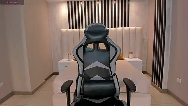 Snapshot of EllaClark chatting on 6, 1, 2025 EllaClark online show from 6, 1, 2025