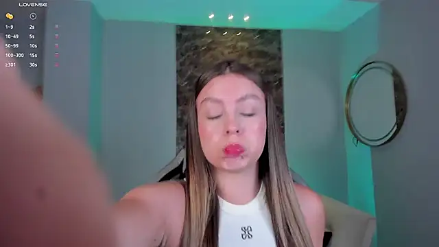 Snapshot of EllaClark chatting on 14, 1, 2025 EllaClark online show from 14, 1, 2025