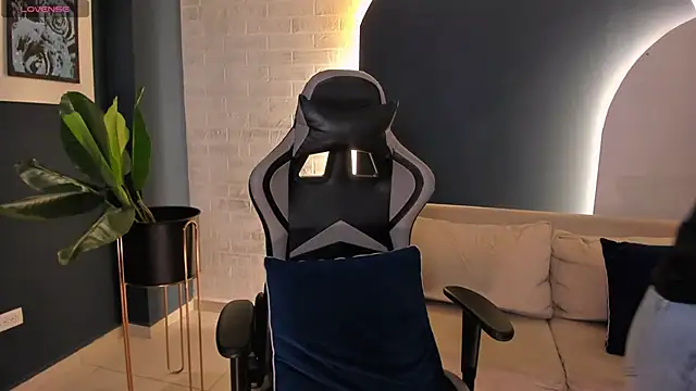 Snapshot of EllaClark chatting on 19, 1, 2025 EllaClark online show from 19, 1, 2025