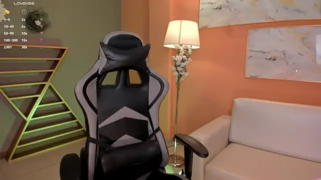 Snapshot of EllaClark chatting on 4, 2, 2025 EllaClark online show from 4, 2, 2025