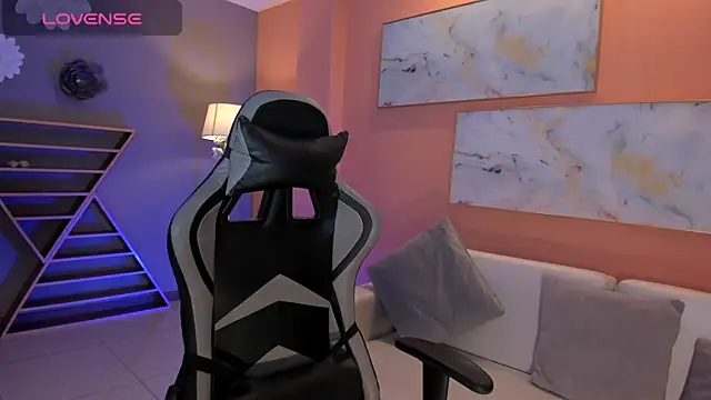 Snapshot of EllaClark chatting on 19, 2, 2025 EllaClark online show from 19, 2, 2025