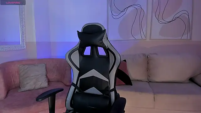 Snapshot of EllaClark chatting on 20, 2, 2025 EllaClark online show from 20, 2, 2025