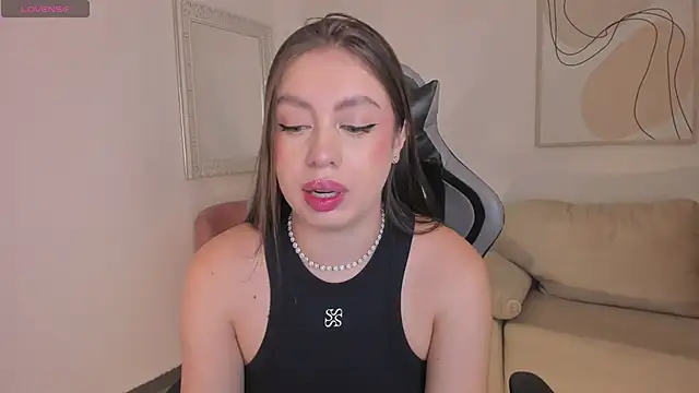 Snapshot of EllaClark chatting on 10, 9, 2025 EllaClark online show from 10, 9, 2025