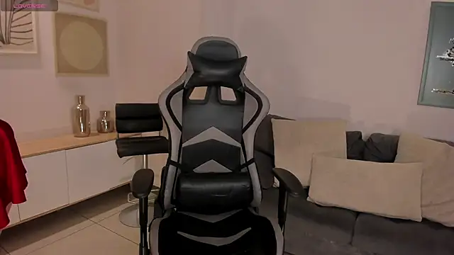 Snapshot of EllaClark chatting on 14, 10, 2025 EllaClark online show from 14, 10, 2025