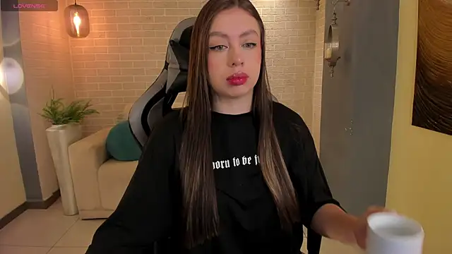 Snapshot of EllaClark chatting on 19, 10, 2025 EllaClark online show from 19, 10, 2025