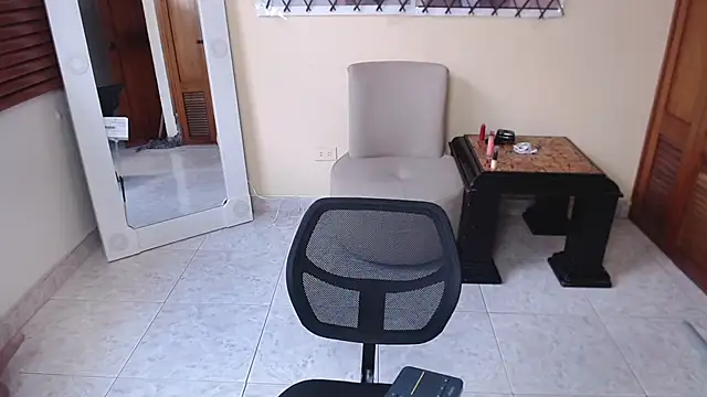 NicoleSantana online show from 3, 2, 2026