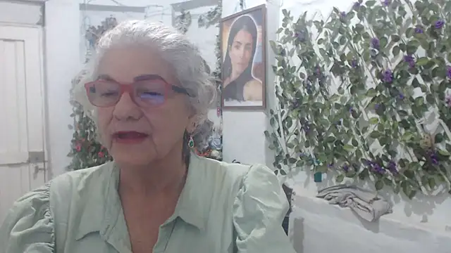 FunnyGrandma online show from 31, 10, 2025