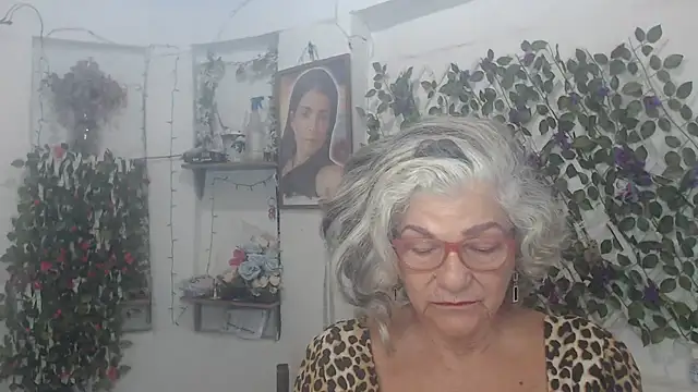 FunnyGrandma online show from 19, 11, 2025