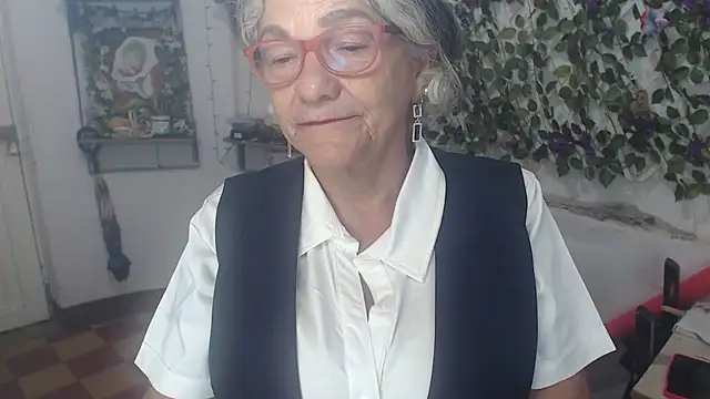 FunnyGrandma online show from 2, 12, 2025