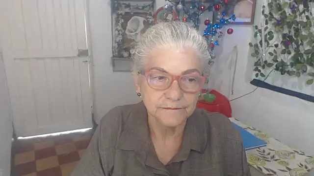 FunnyGrandma online show from 17, 12, 2025